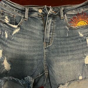 Judy blue embroidered size large